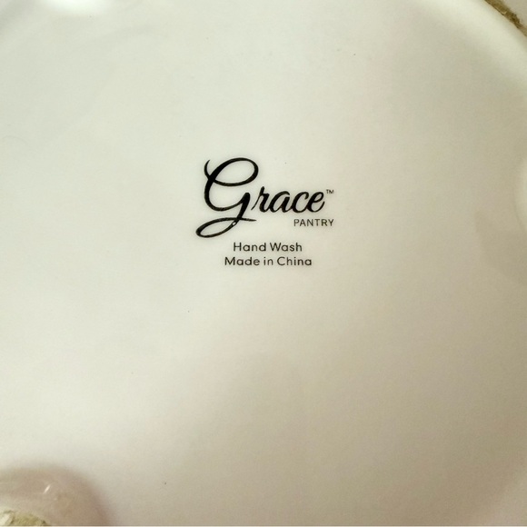 Grace Pantry Classic White & Gold Ceramic Round Cake Stand Dessert Display - Picture 3 of 5